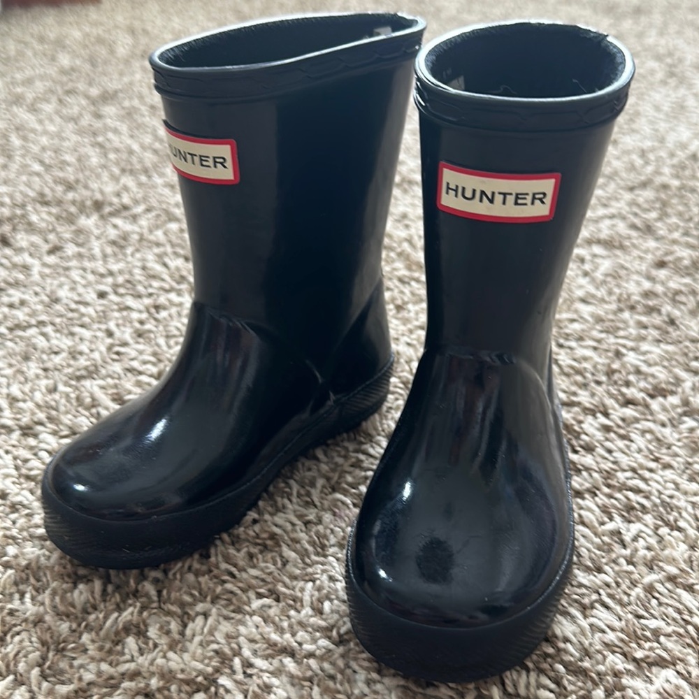 Excellent condition shiny black Hunter boots size 5